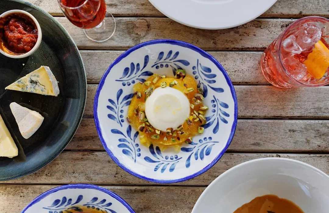 Bear And Ragged Staff-1