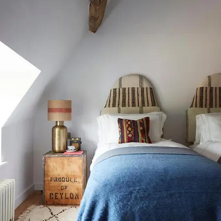 Artist Residence Oxfordshire-3