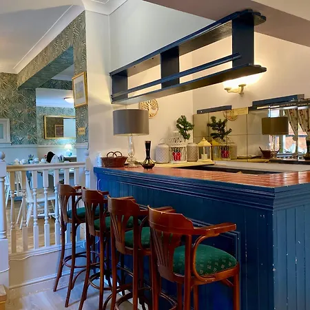 Pickwicks Guest House-3
