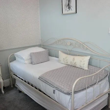 Lakeside Guest House-2